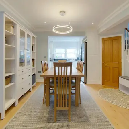 Pass The Keys Centrally Located Modern And Spacious 3 Bed Terrace Cambridge  Exterior photo