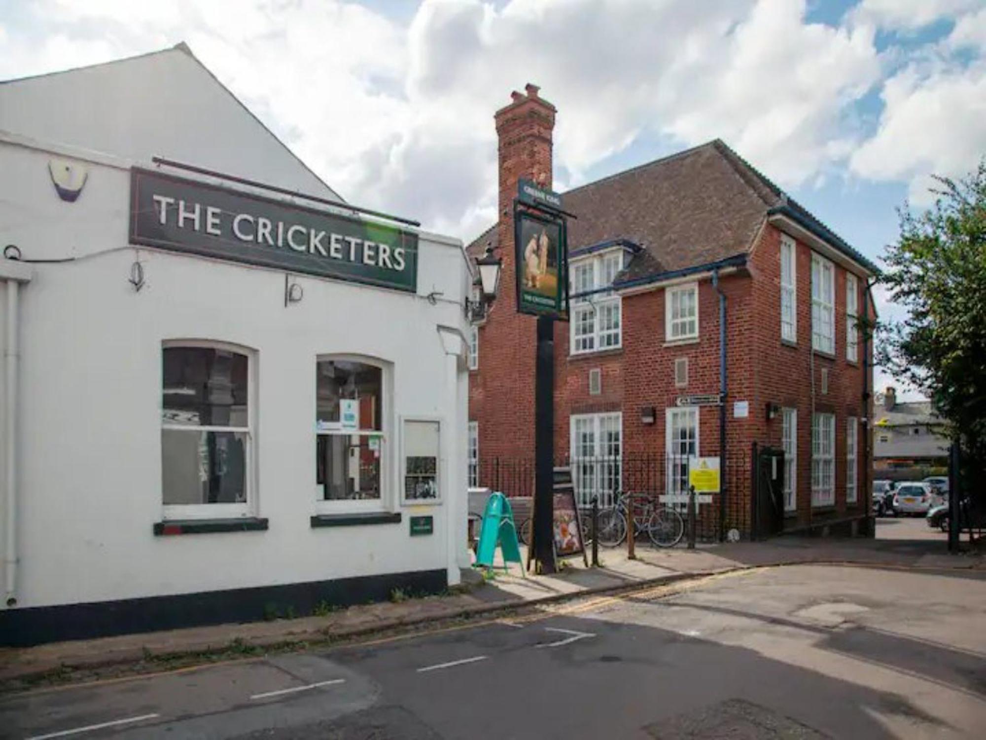 Pass The Keys Centrally Located Modern And Spacious 3 Bed Terrace * CBG