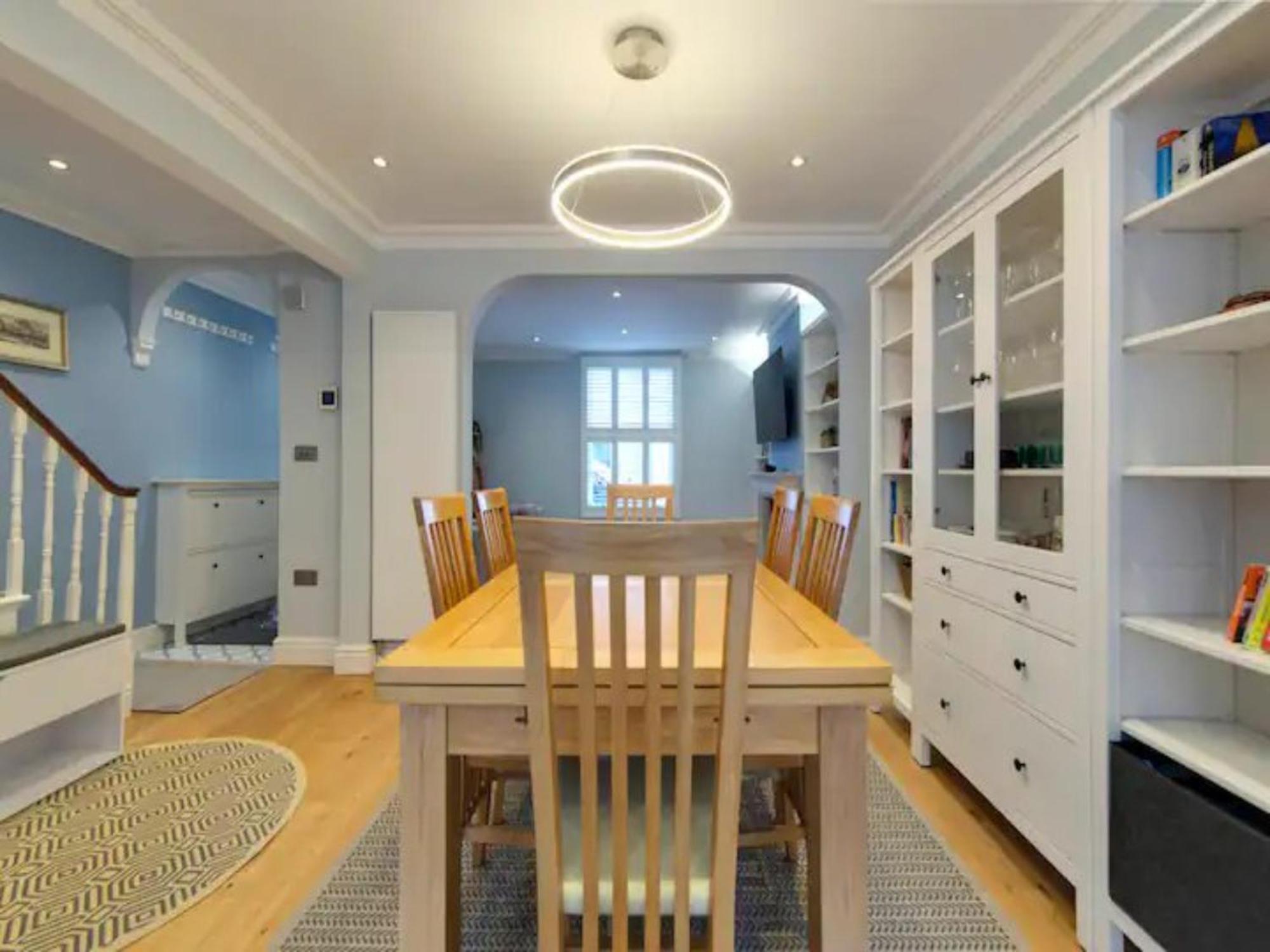 Pass The Keys Centrally Located Modern And Spacious 3 Bed Terrace Holiday home Cambridge (Cambridgeshire)