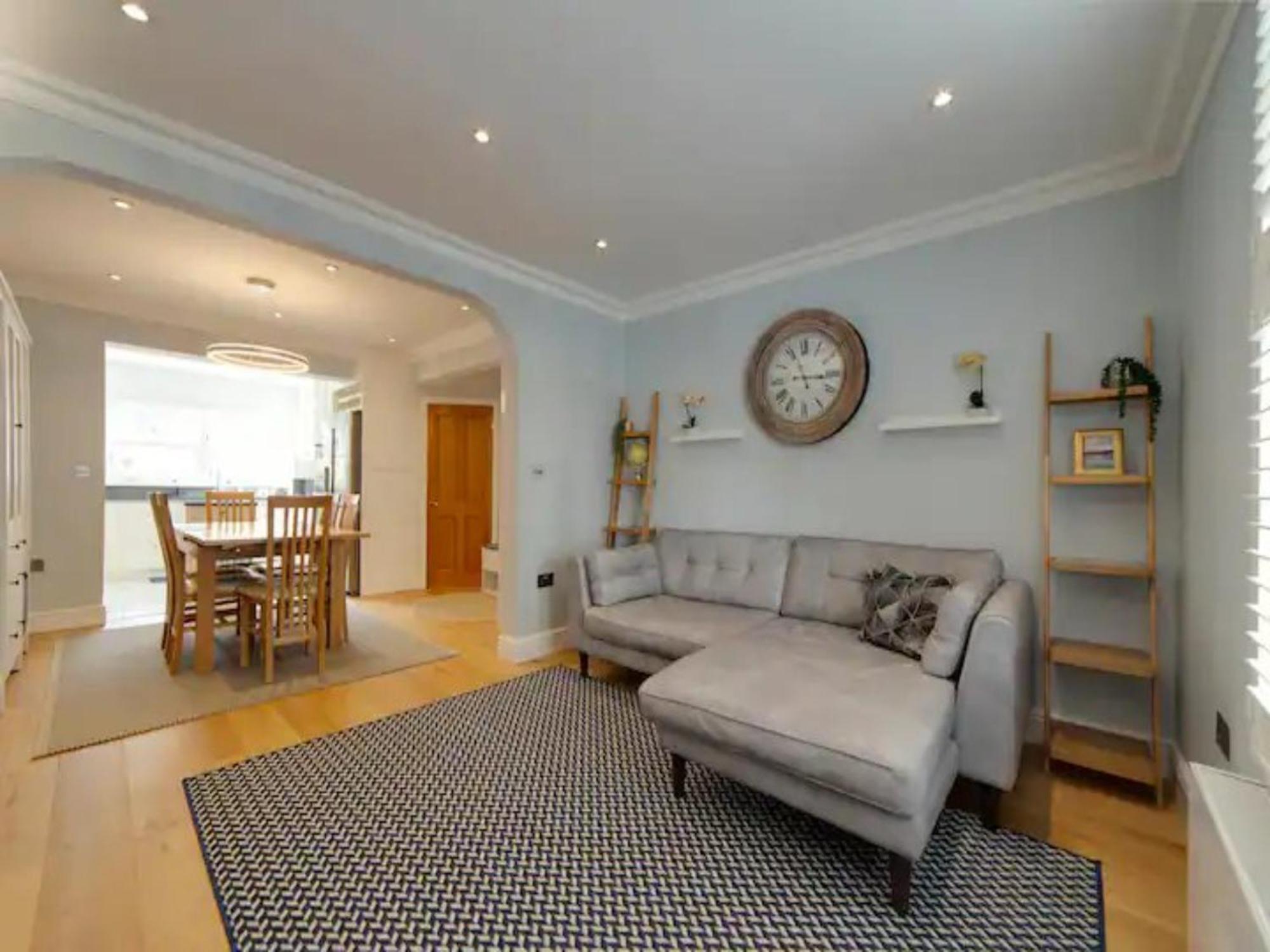 Pass The Keys Centrally Located Modern And Spacious 3 Bed Terrace Holiday home Cambridge (Cambridgeshire)