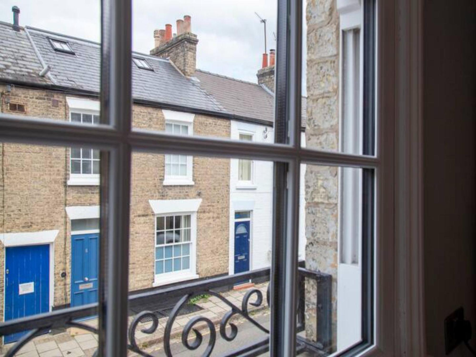 Holiday home Pass The Keys Centrally Located Modern And Spacious 3 Bed Terrace *